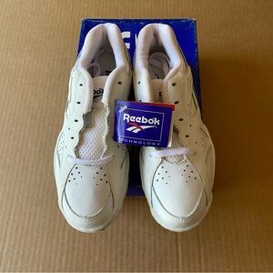 Reebok size 6 White